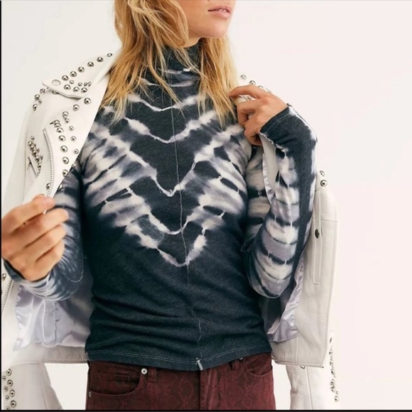 Free People Tops - 🆕 FREE PEOPLE Tie Dye Turtle Neck Top SIZE Medium